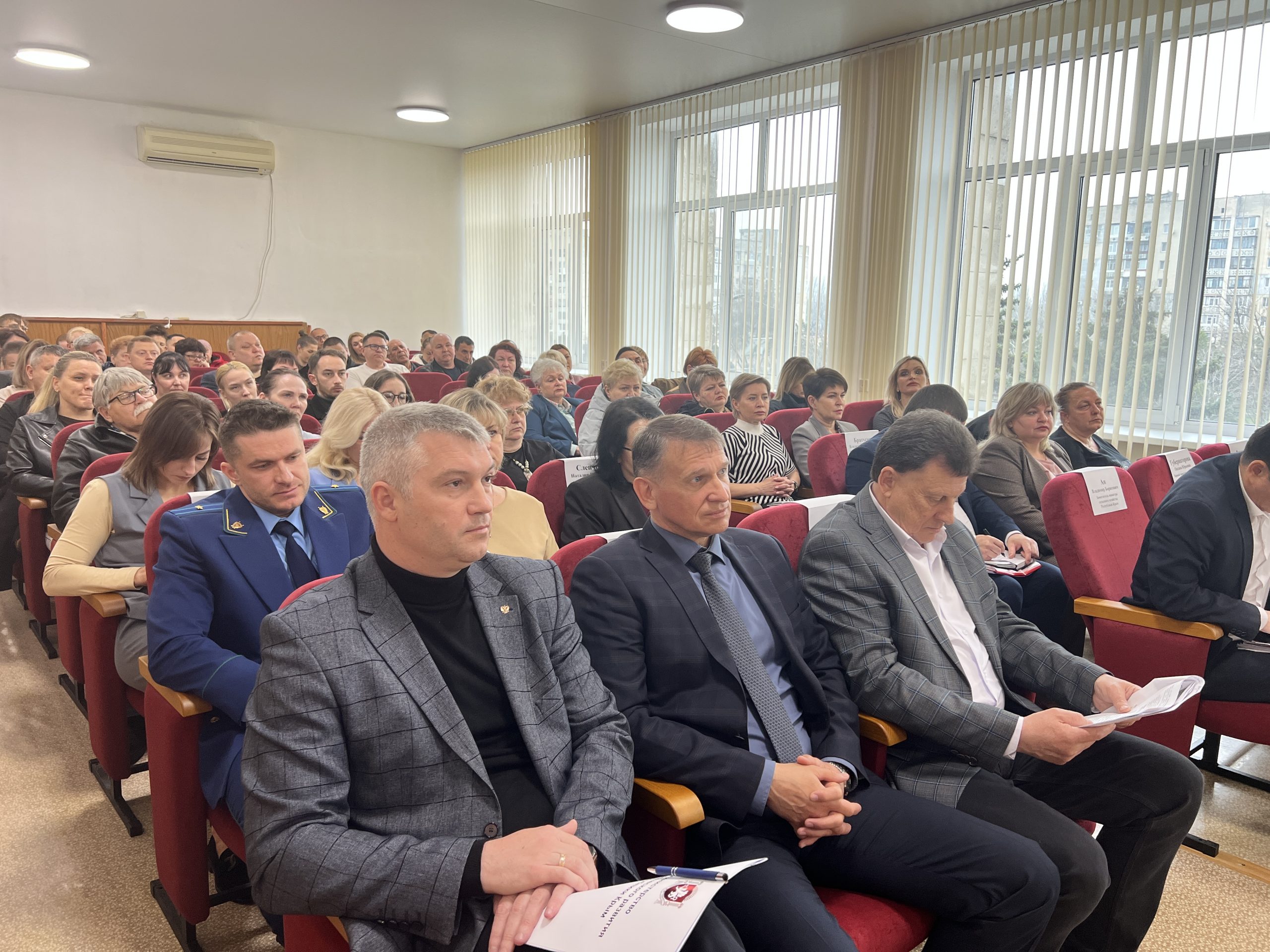 Вопросы легализации труда и зарплат обсудили с предпринимательским сообществом в Армянске